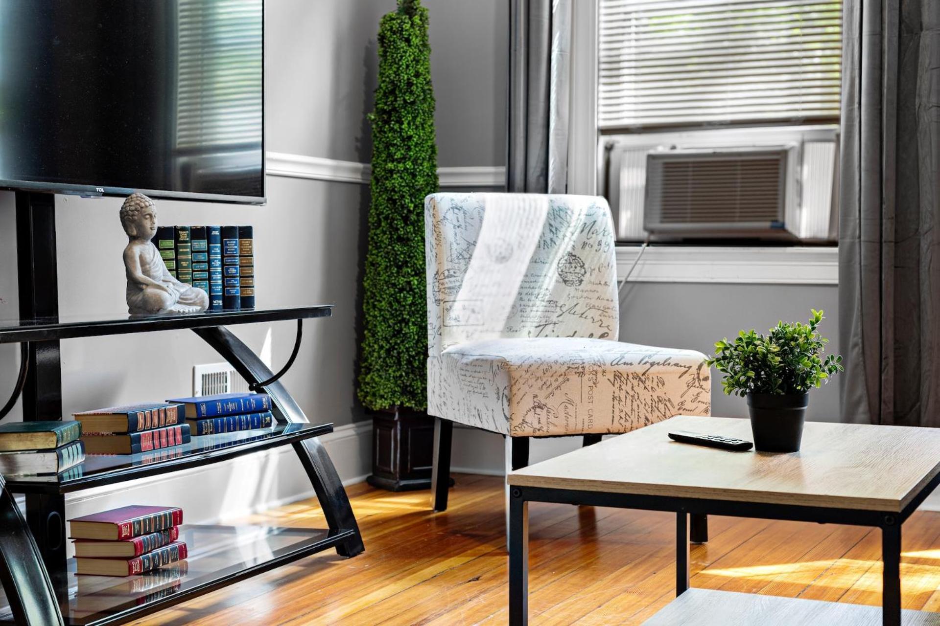 Spacious Apartments Near Ashmont - Evonify Stays Boston Exteriör bild